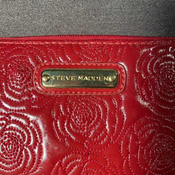 Steven Madden Red Rose Embroidered Wallet - Picture 2 of 8